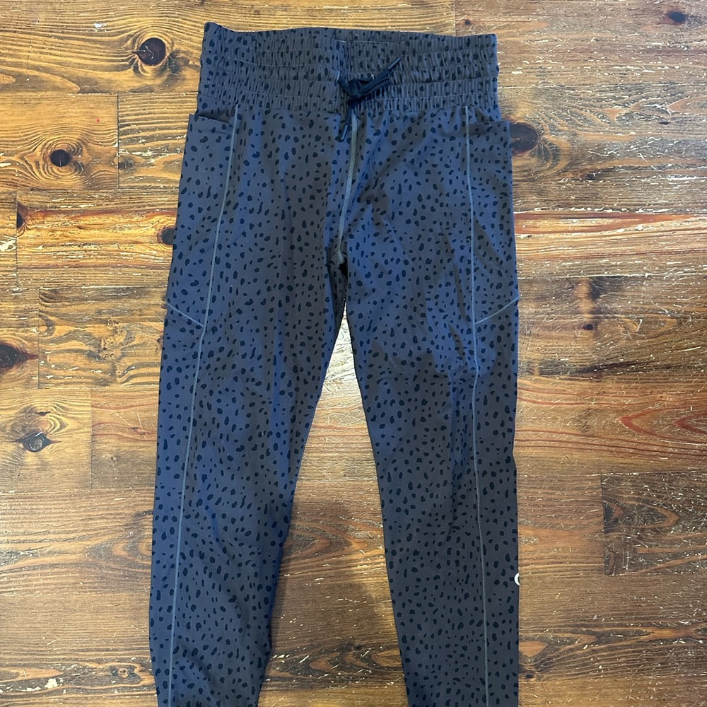 ZYIA Charcoal Spotted Leggings